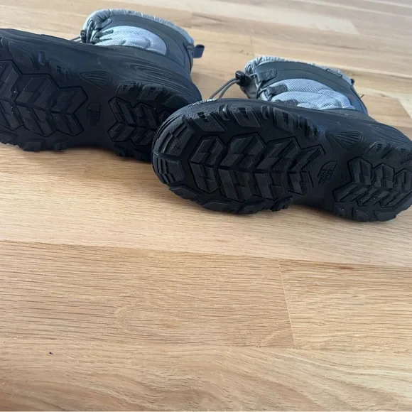 North Face Boots Boys Size 6 Black Waterproof Thermafelt Winter Snow Insulated - Picture 3 of 6